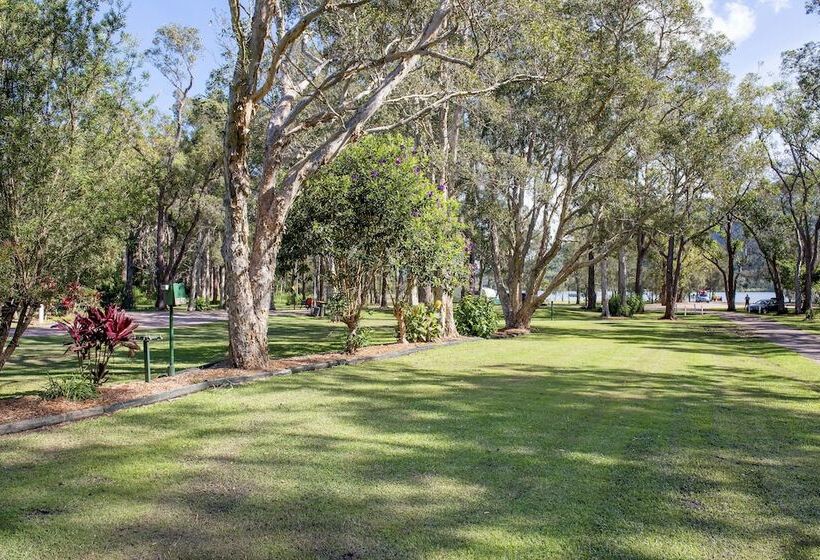 בית מלון כפרי Diamond Waters Caravan Park