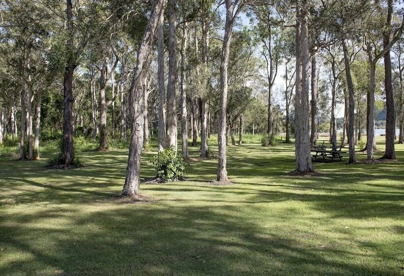 בית מלון כפרי Diamond Waters Caravan Park