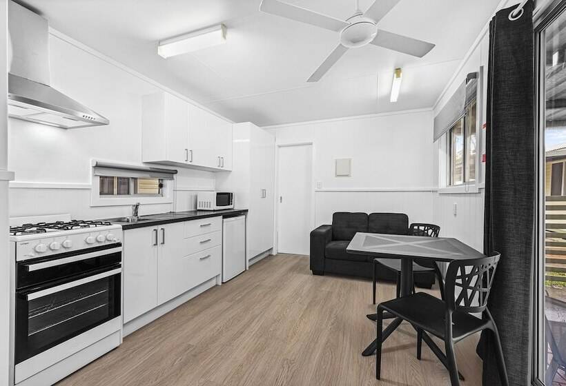 בית מלון כפרי Dunbogan Caravan Park