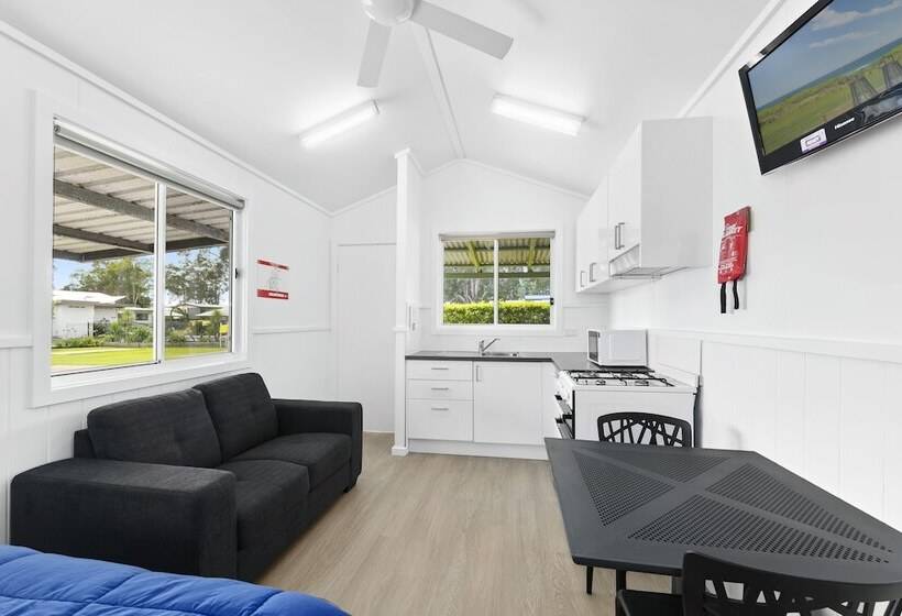 בית מלון כפרי Dunbogan Caravan Park