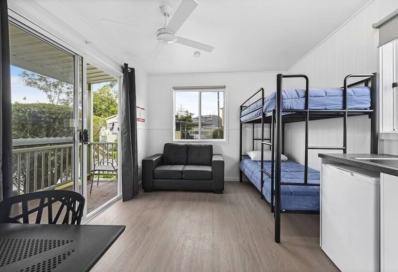 בית מלון כפרי Dunbogan Caravan Park