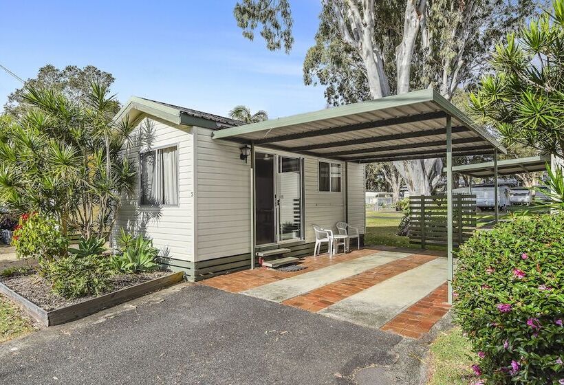 בית מלון כפרי Dunbogan Caravan Park