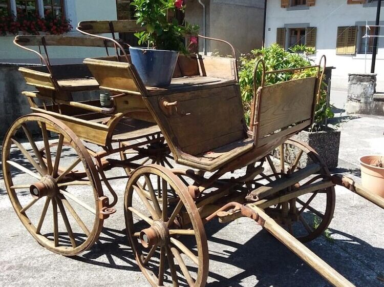 בית מלון כפרי Hôtel Restaurant Du Vanil Noir