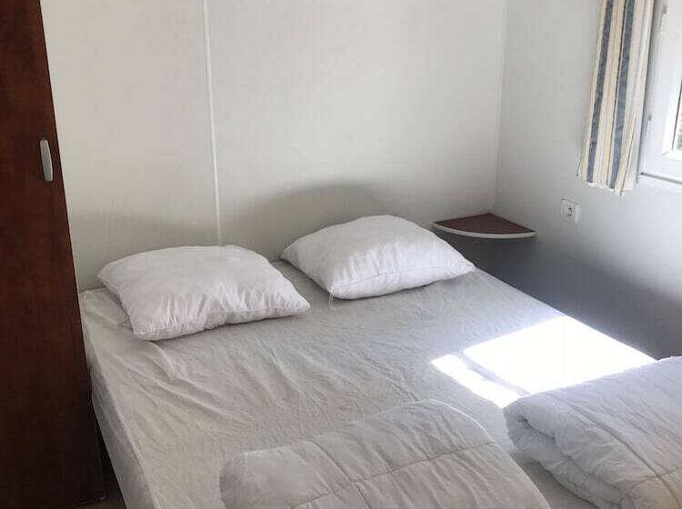 בית מלון כפרי Le Clos De Banes