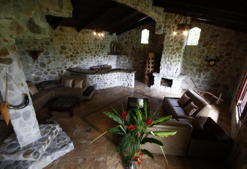 فندق Malekus Mountain Lodge