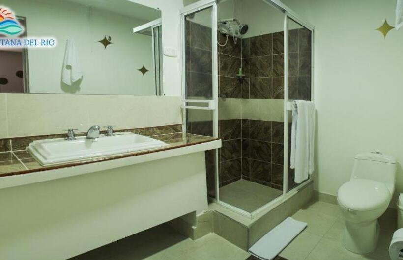 هتل Mall Santana Del Río