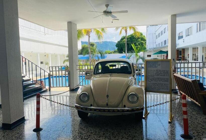 فندق Mall Santana Del Río