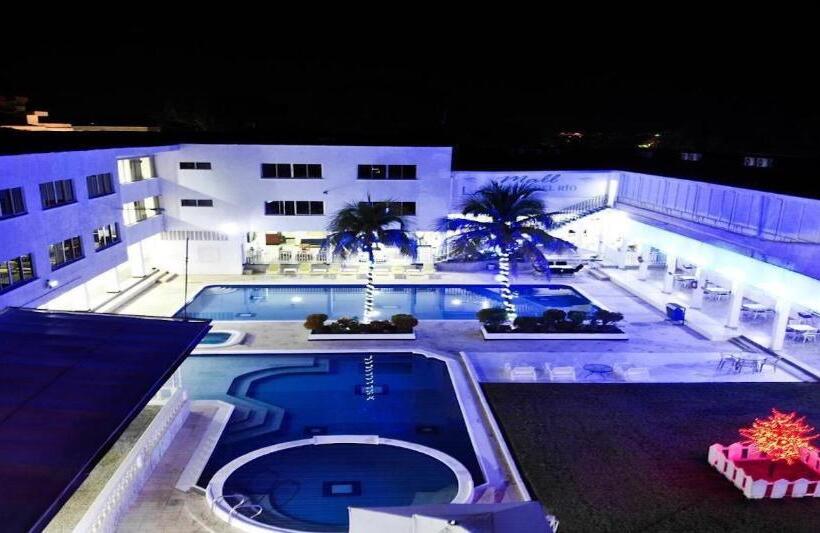 هتل Mall Santana Del Río