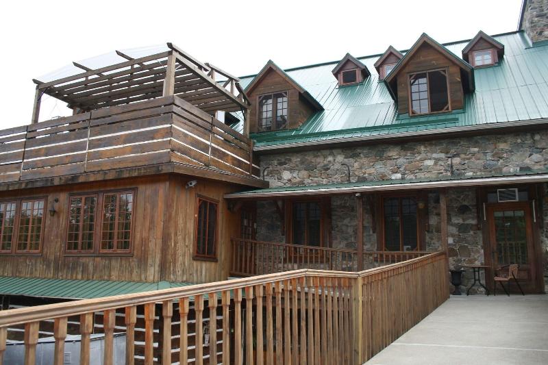 Отель Manoir Ramezay