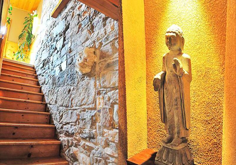 Отель Manoir Ramezay