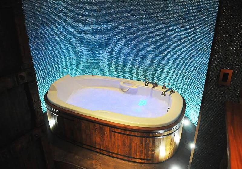 Отель Manoir Ramezay