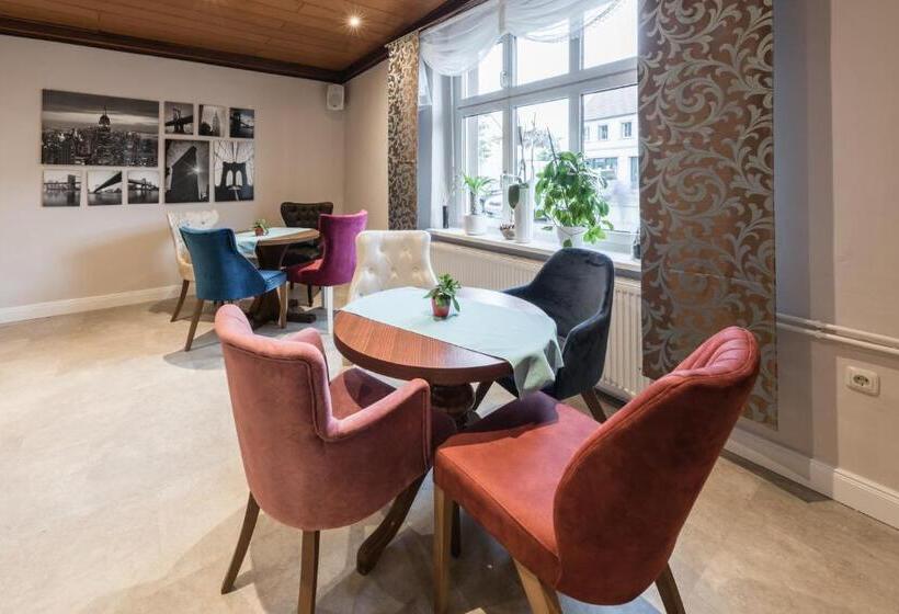 בית מלון כפרי Novel