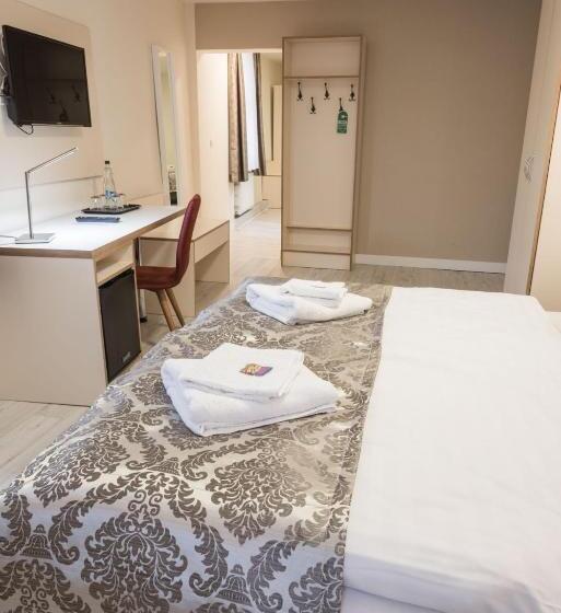 בית מלון כפרי Novel