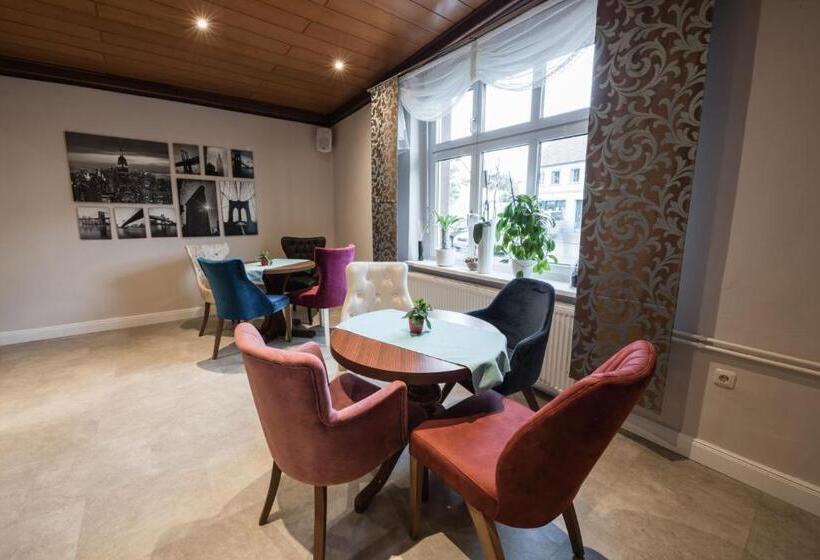 בית מלון כפרי Novel