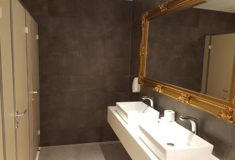 בית מלון כפרי Novel