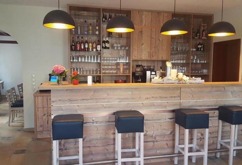 בית מלון כפרי Novel