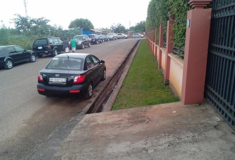 هتل Ponderosa Travel Lodge