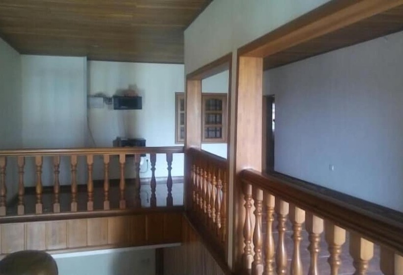 هتل Ponderosa Travel Lodge