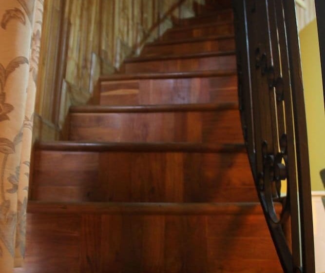 هتل Ponderosa Travel Lodge