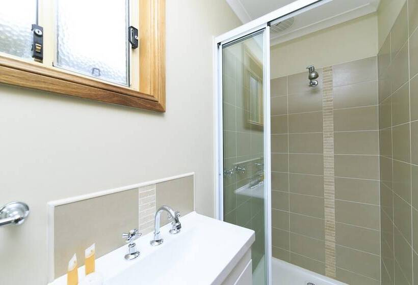 בית מלון כפרי Reflections Burrinjuck Waters   Holiday Park