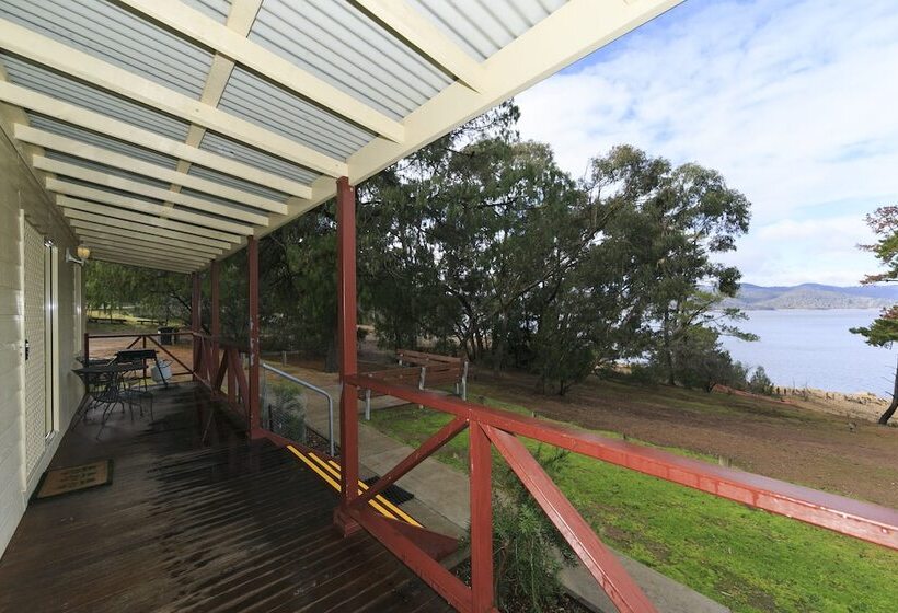 בית מלון כפרי Reflections Burrinjuck Waters   Holiday Park