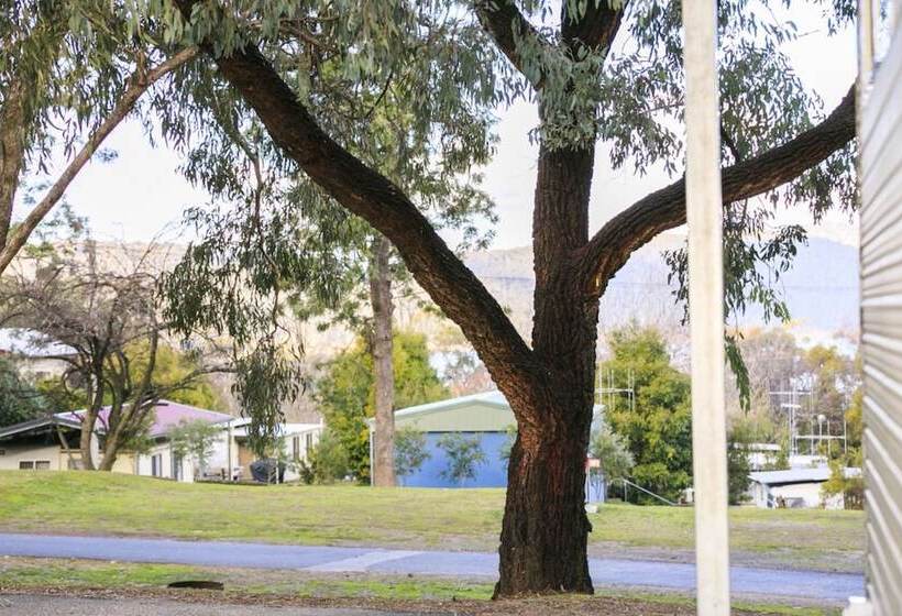 בית מלון כפרי Reflections Burrinjuck Waters   Holiday Park