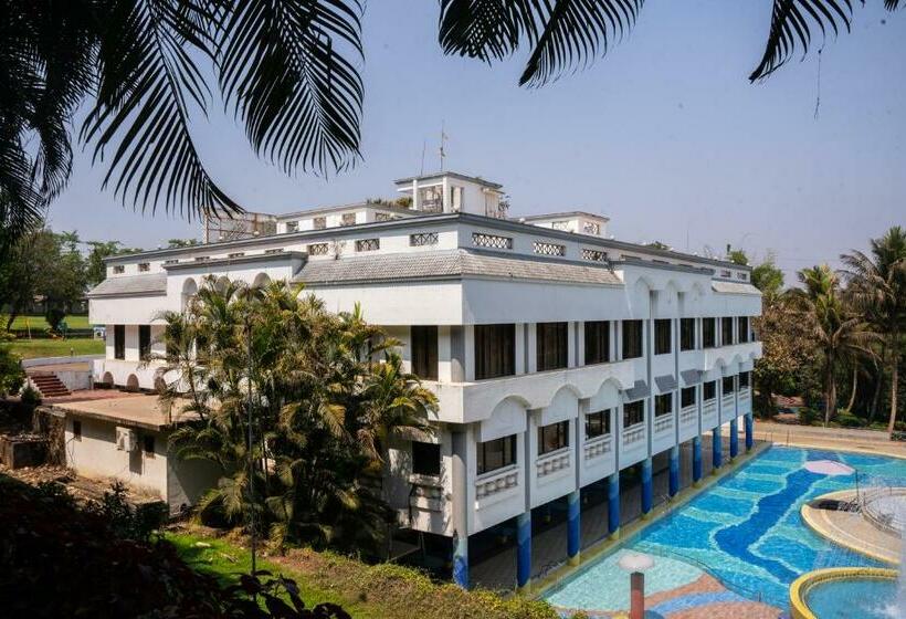 فندق U Rivergate Karjat