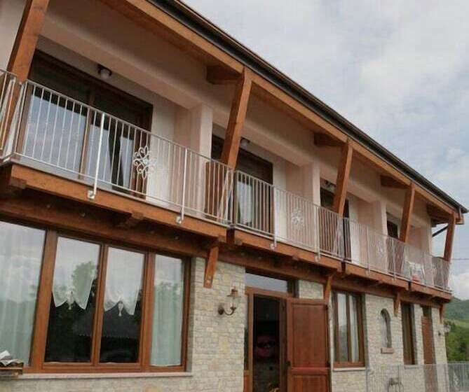 בית מלון כפרי Agriturismo Adorno