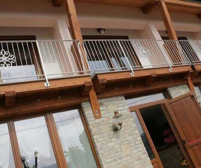 בית מלון כפרי Agriturismo Adorno