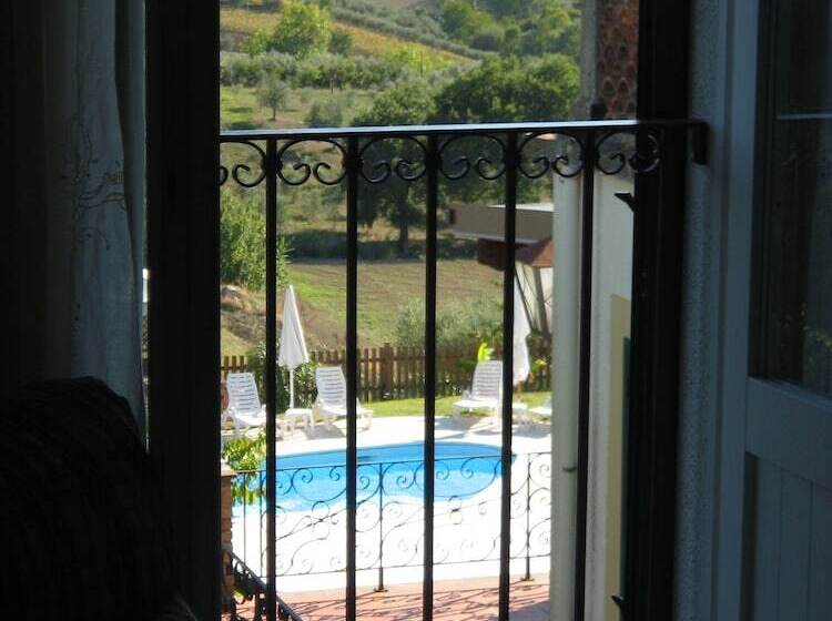 فندق ريفى Agriturismo Villa Fiore