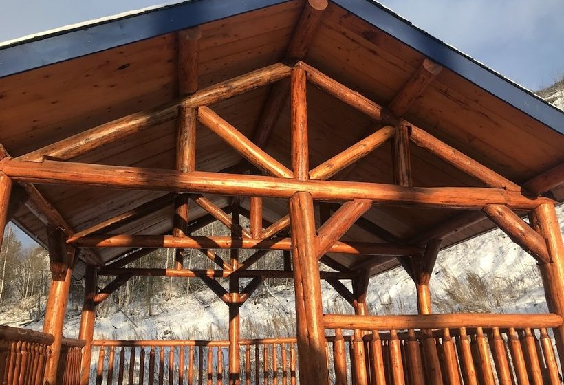 ホテル Stikine Valley Inn