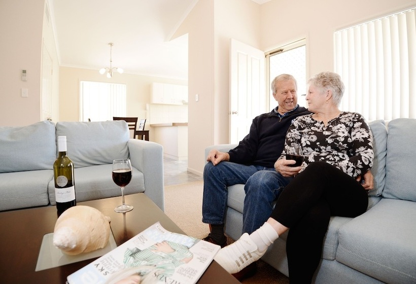 فندق Wavecrest Village & Tourist Park