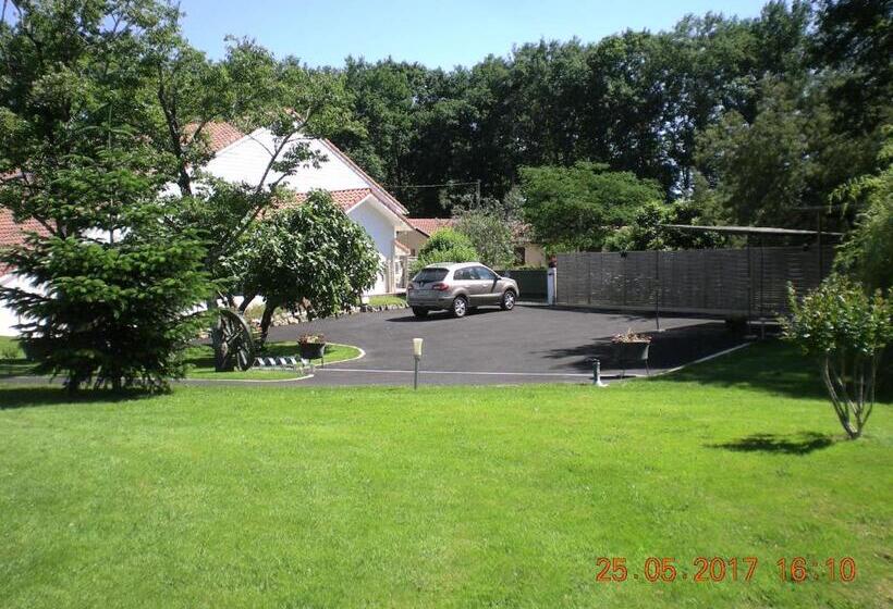 膳宿费 Au Petit Pédegouaty