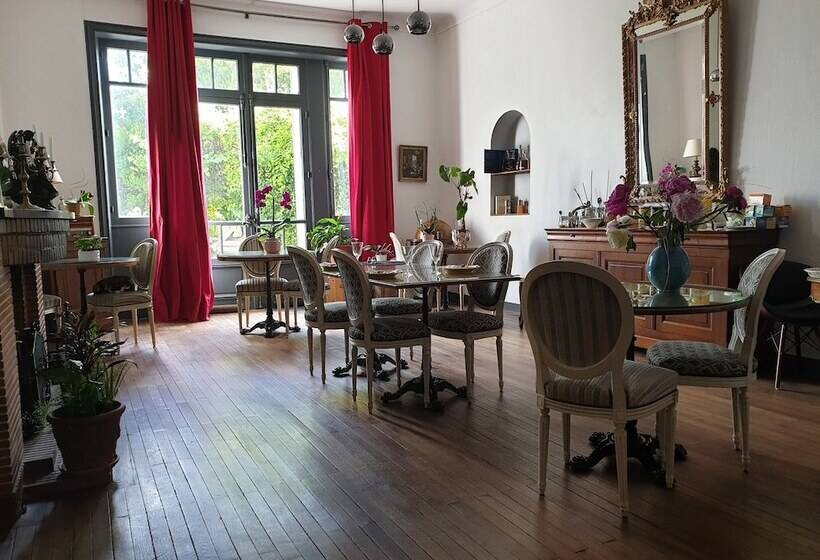 膳宿费 Château De Champblanc