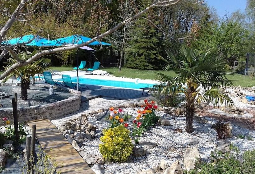 פנסיון Domaine L Albizia