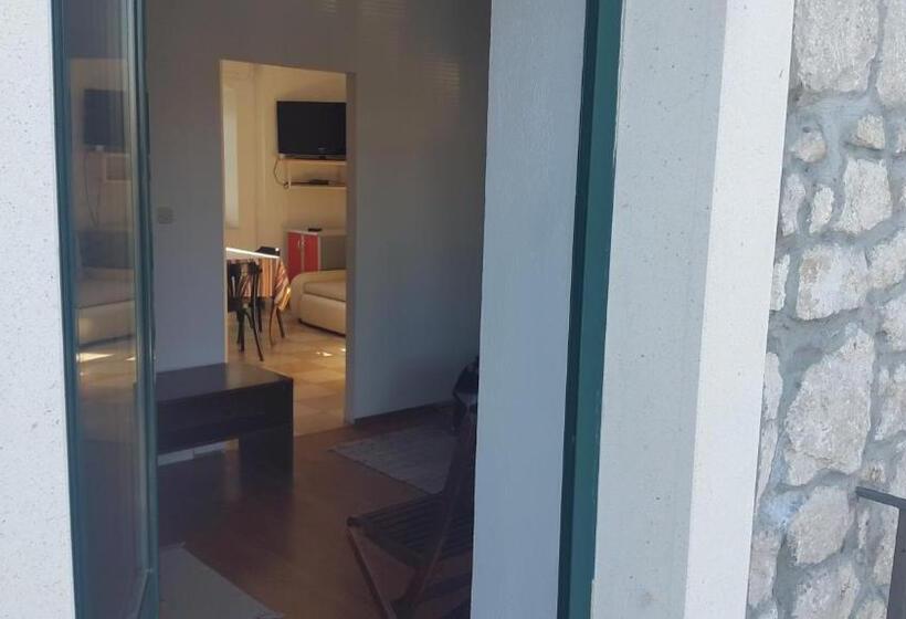 פנסיון Guest House Fosa