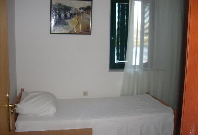 פנסיון Guest House Fosa