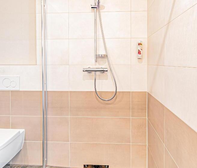 ペンション Johannishof Weincafe & Gastehaus