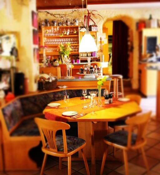 ペンション Johannishof Weincafe & Gastehaus