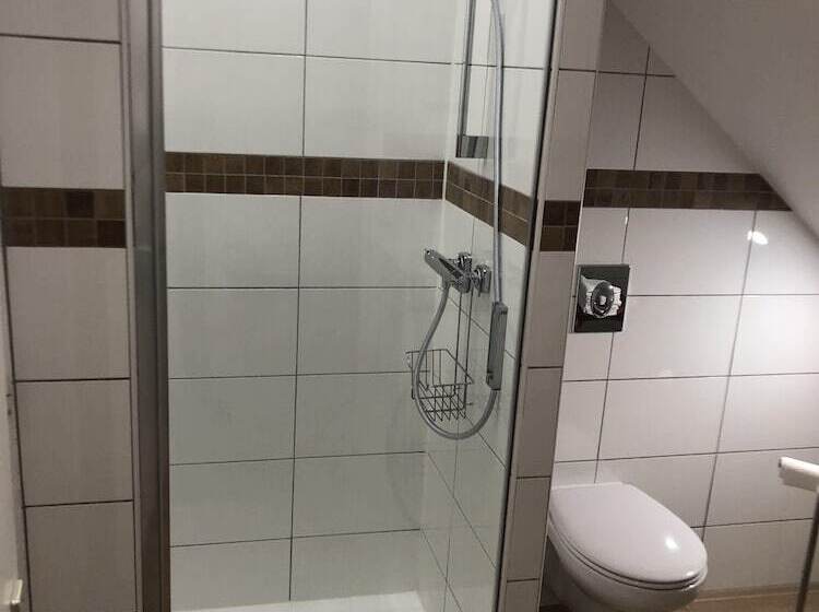 بنسيون La Jonquière