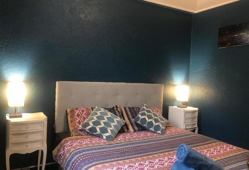 פנסיון Le Roches De Merry