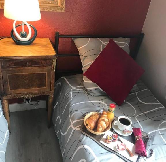 פנסיון Le Roches De Merry