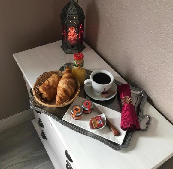 פנסיון Le Roches De Merry