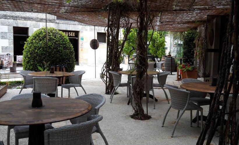 膳宿费 Logis Des Bessons