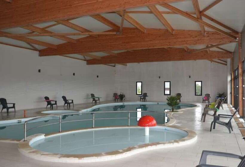 渡假胜地  Domaine De La Héchaie