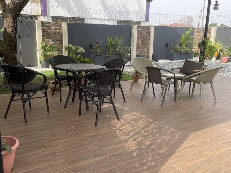 Traveller's Palm Court