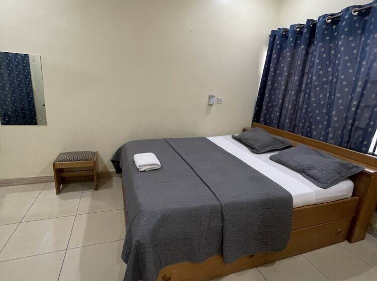 Traveller's Palm Court