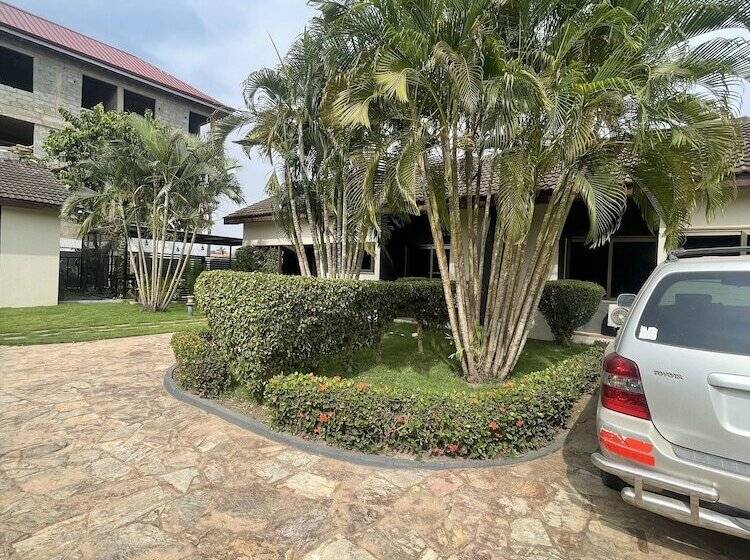 Traveller's Palm Court