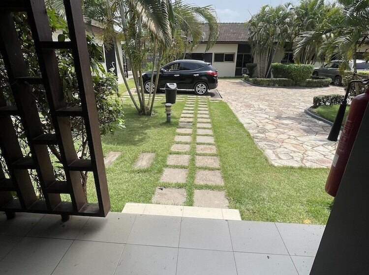 Traveller's Palm Court