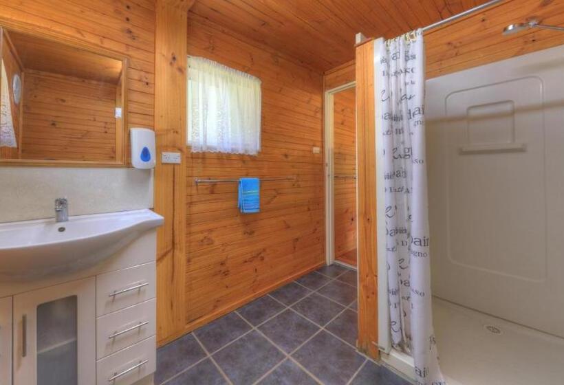 Anglers Reach Lakeside Village